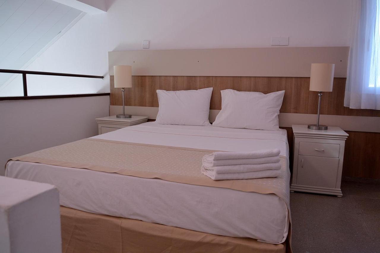 Club Lapethos Bungalow Kyrenia  Extérieur photo