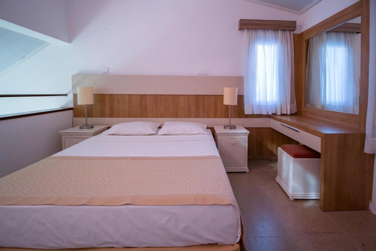 Club Lapethos Bungalow Kyrenia  Extérieur photo