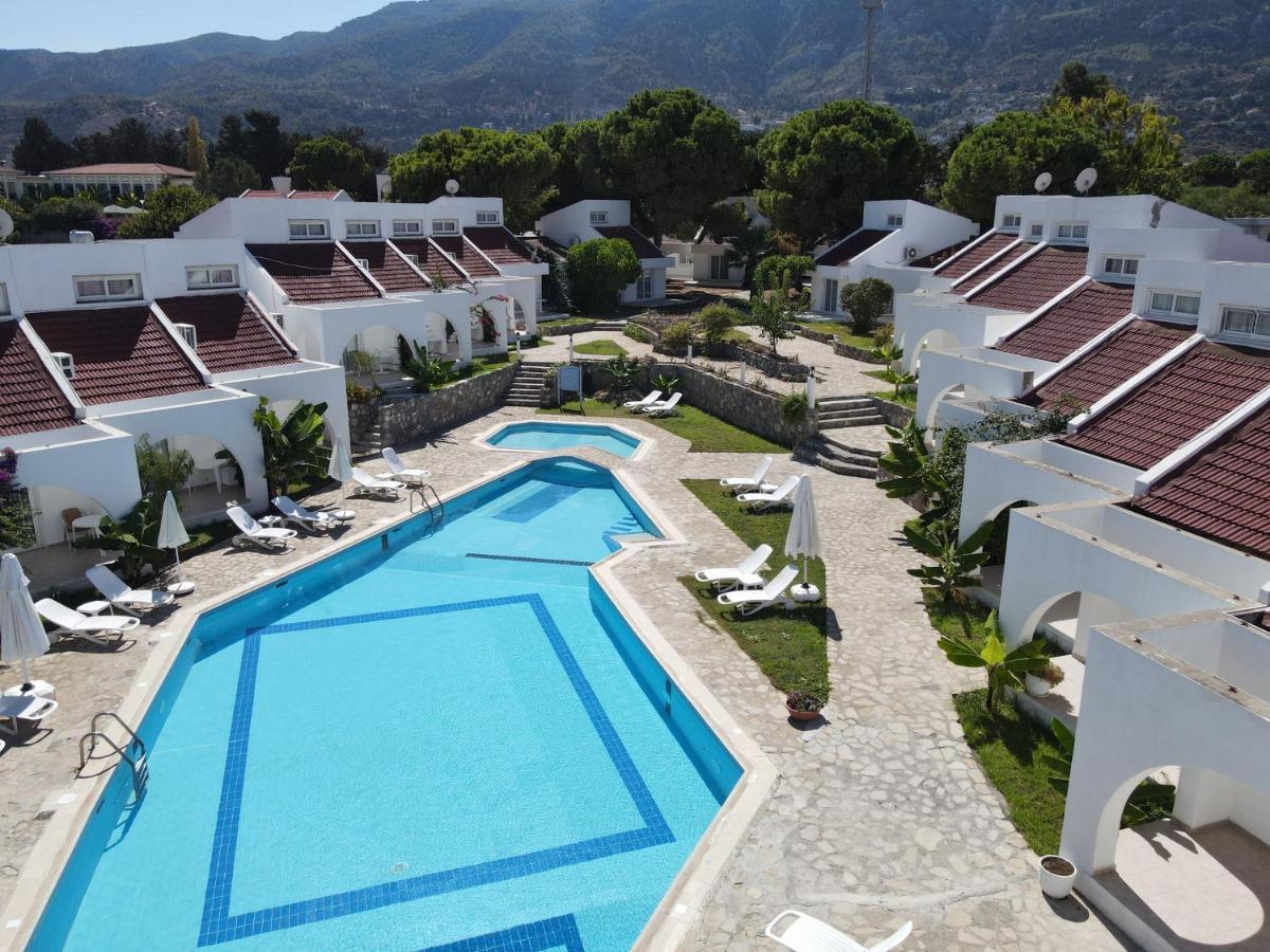 Club Lapethos Bungalow Kyrenia  Extérieur photo