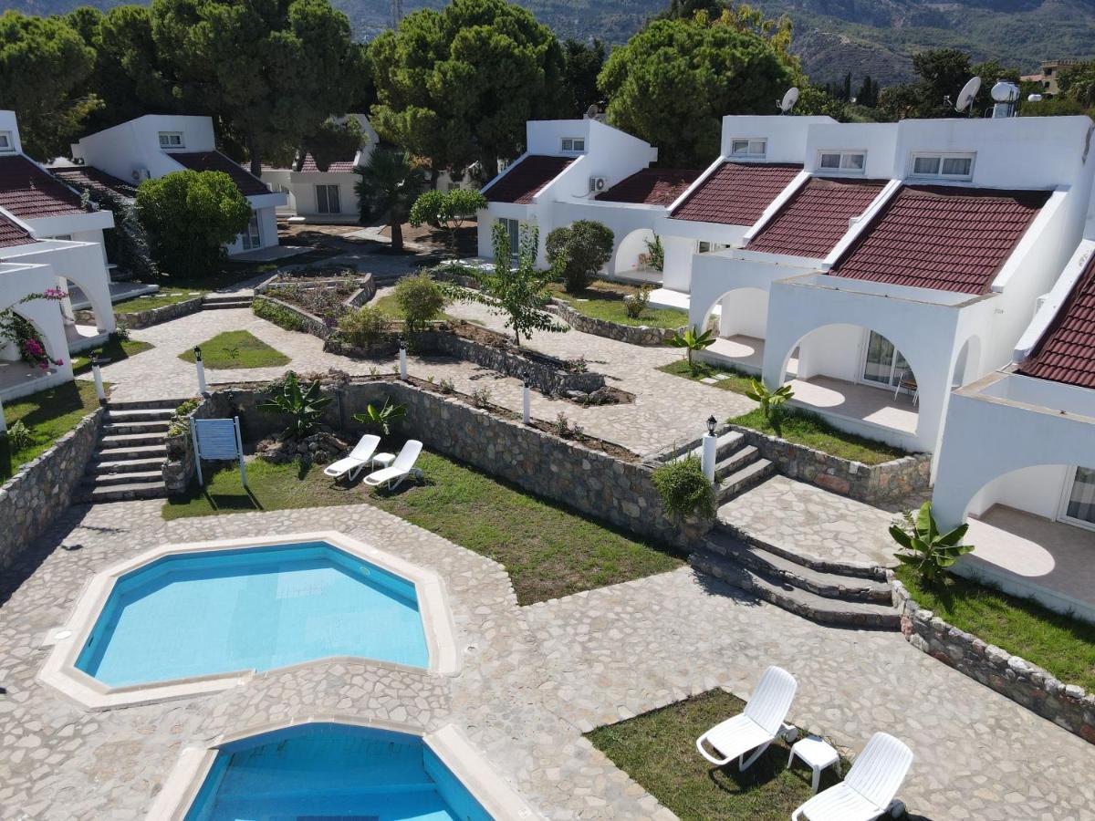 Club Lapethos Bungalow Kyrenia  Extérieur photo